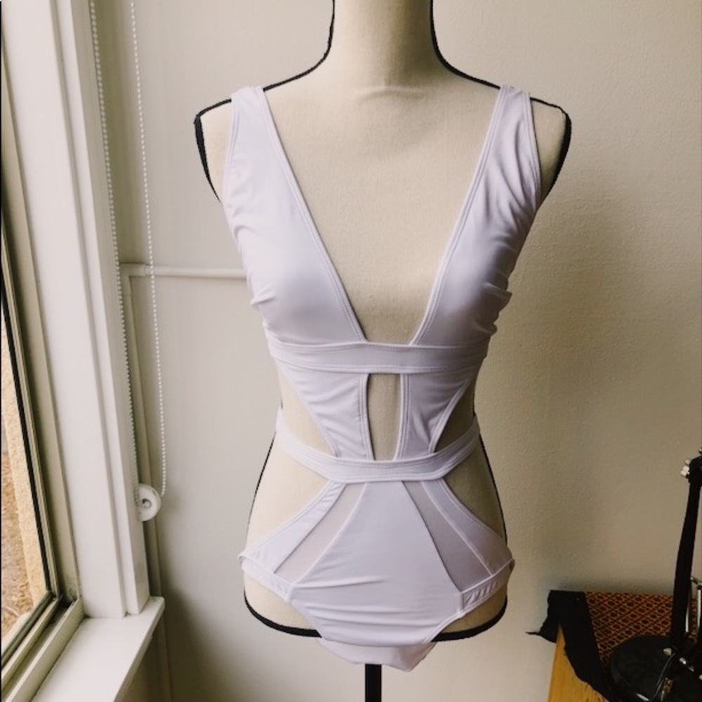 Never Worn White Cutout Monokini